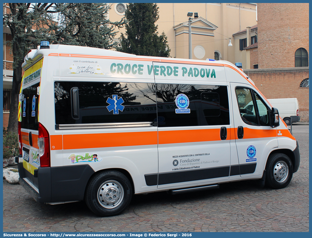 202
Pia Opera Croce Verde Padova
Fiat Ducato III serie restyling
Allestitore Ambitalia S.p.A.
Ambulanza Pediatrica "Polly"
Parole chiave: Pia;Opera;Croce;Verde;Padova;Ambulanza;Fiat;Ducato;X290;Ambitalia