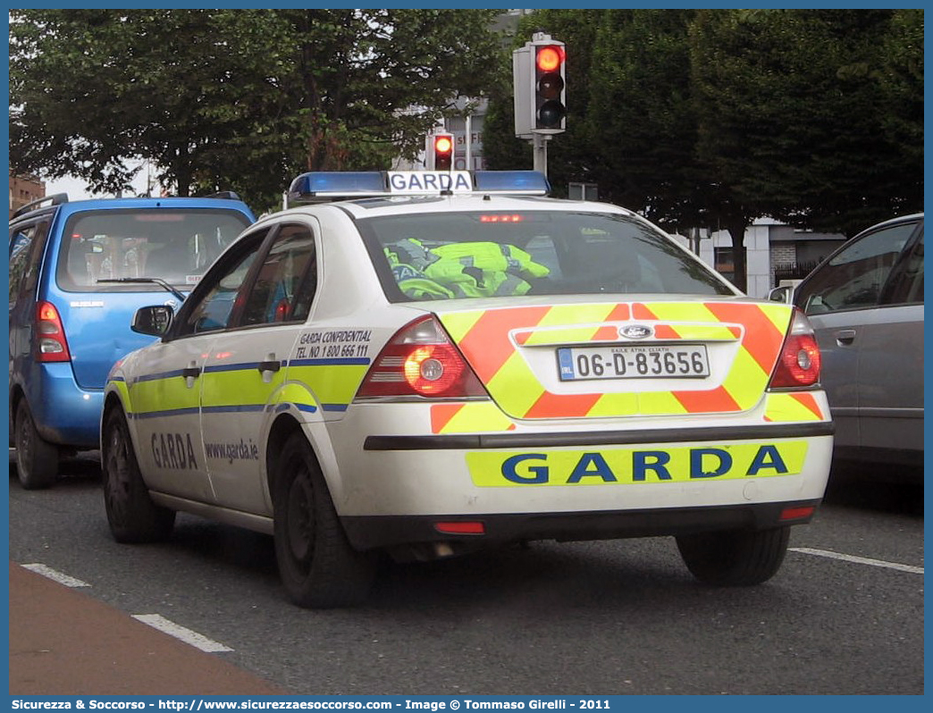 -
Republic of Ireland
Poblacht na Héireann
Garda Síochána na Héireann
Ford Mondeo II generation facelift
Parole chiave: Republic;Ireland;Poblacht;na Héireann;Garda;Síochána;Ford;Mondeo