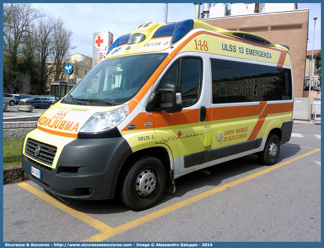 DELTA 03
SUEM 118 Venezia Mestre
Azienda ULSS 3 - Serenissima
Dolo
Fiat Ducato III serie
Allestitore Aricar S.p.A.
Parole chiave: 118;SUEM;S.U.E.M.;Dolo;Mirano;Riviera;Brenta;Ambulanza;Autoambulanza;Fiat;Ducato;X250;X 250;Aricar