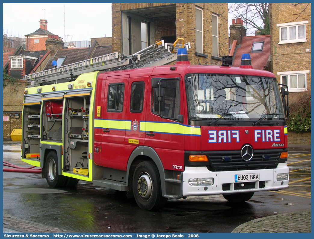 DPL1121
United Kingdom of Great Britain and Northern Ireland
London Fire Brigade
Dual Purpose Ladder
Mercedes Benz Atego 1325 II generation
Parole chiave: United;Kingdom;Great;Britain;Northern;Ireland;London;Fire;Brigade;Mercedes;Benz;Atego;1325;DPL;Dual;Purpose;Ladder