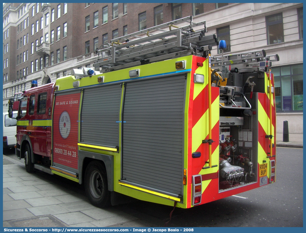 DPL1170
United Kingdom of Great Britain and Northern Ireland
London Fire Brigade
Dual Purpose Ladder
Mercedes Benz Atego 1325 II generation
Parole chiave: United;Kingdom;Great;Britain;Northern;Ireland;London;Fire;Brigade;Mercedes;Benz;Atego;1325;DPL;Dual;Purpose;Ladder