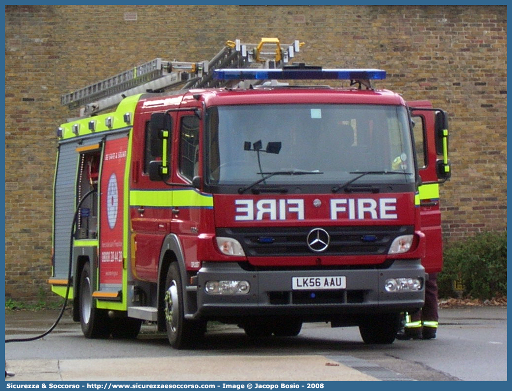 DPL1207
United Kingdom of Great Britain and Northern Ireland
London Fire Brigade
Dual Purpose Ladder
Mercedes Benz Atego 1325 II generation facelift
Parole chiave: United;Kingdom;Great;Britain;Northern;Ireland;London;Fire;Brigade;Mercedes;Benz;Atego;1325;DPL;Dual;Purpose;Ladder