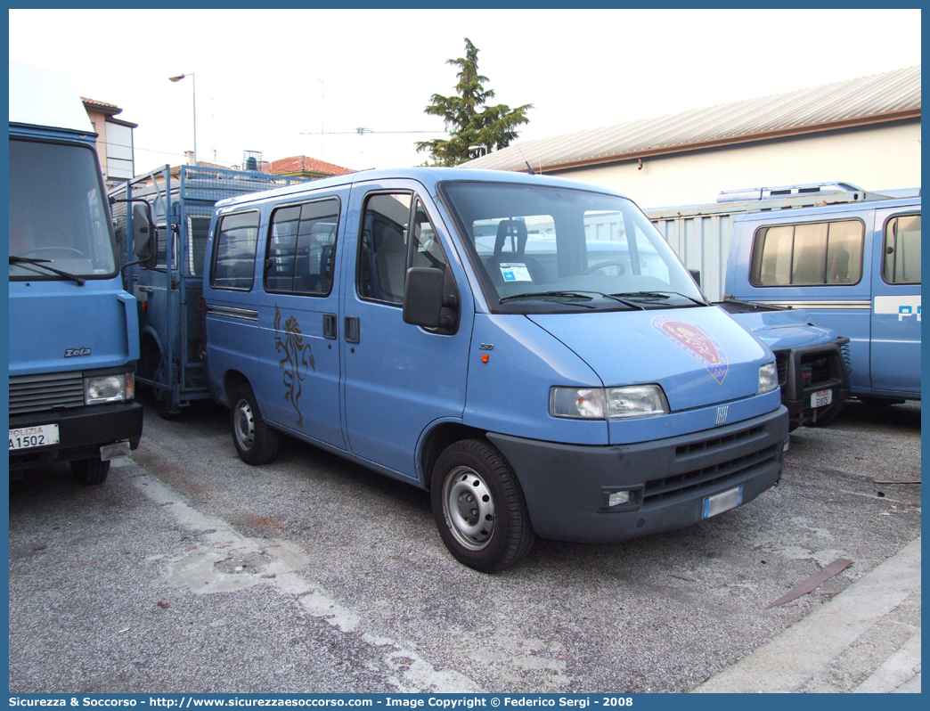 -
Polizia di Stato
Gruppo Sportivo "Fiamme Oro"
Fiat Ducato II serie
Parole chiave: PS;P.S.;Polizia di Stato;Gruppo Sportivo;Fiamme Oro;Fiat;Ducato