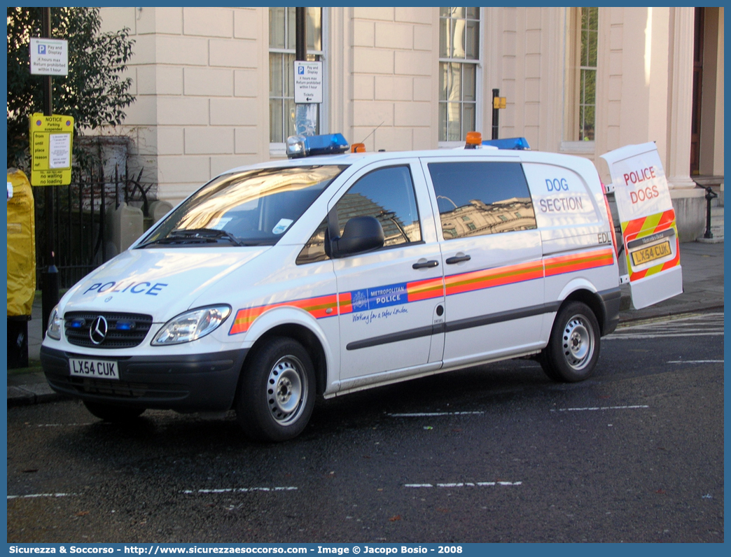 EDL
United Kingdom of Great Britain and Northern Ireland
Metropolitan Police
Mercedes Benz V Klass II generation
Dog Section
Parole chiave: UK;United;Kingdom;Great;Britain;Northern;Ireland;Metropolitan;Police;Mercedes;Benz;V;Klass;Dog;Section