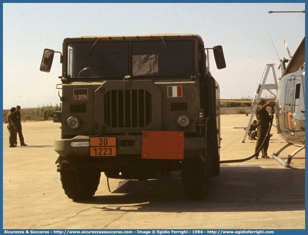 EI 607346
Esercito Italiano
Aviazione dell'Esercito
Fiat CP70
Aviorifornitore
Parole chiave: EI;E.I.;Esercito;Italiano;Aviazione dell'Esercito;Fiat;CP70;Aviorifornitore