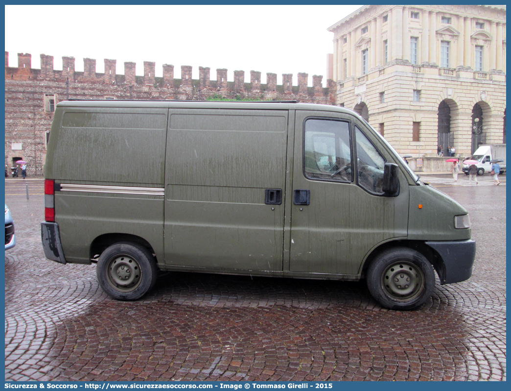 EI AC422
Esercito Italiano
Fiat Ducato II serie
Parole chiave: EI;E.I.;Esercito;Italiano;Mezzi;da;Cantiere;Trasporto;Materiali;Supporto;Logistico;Fiat;Ducato