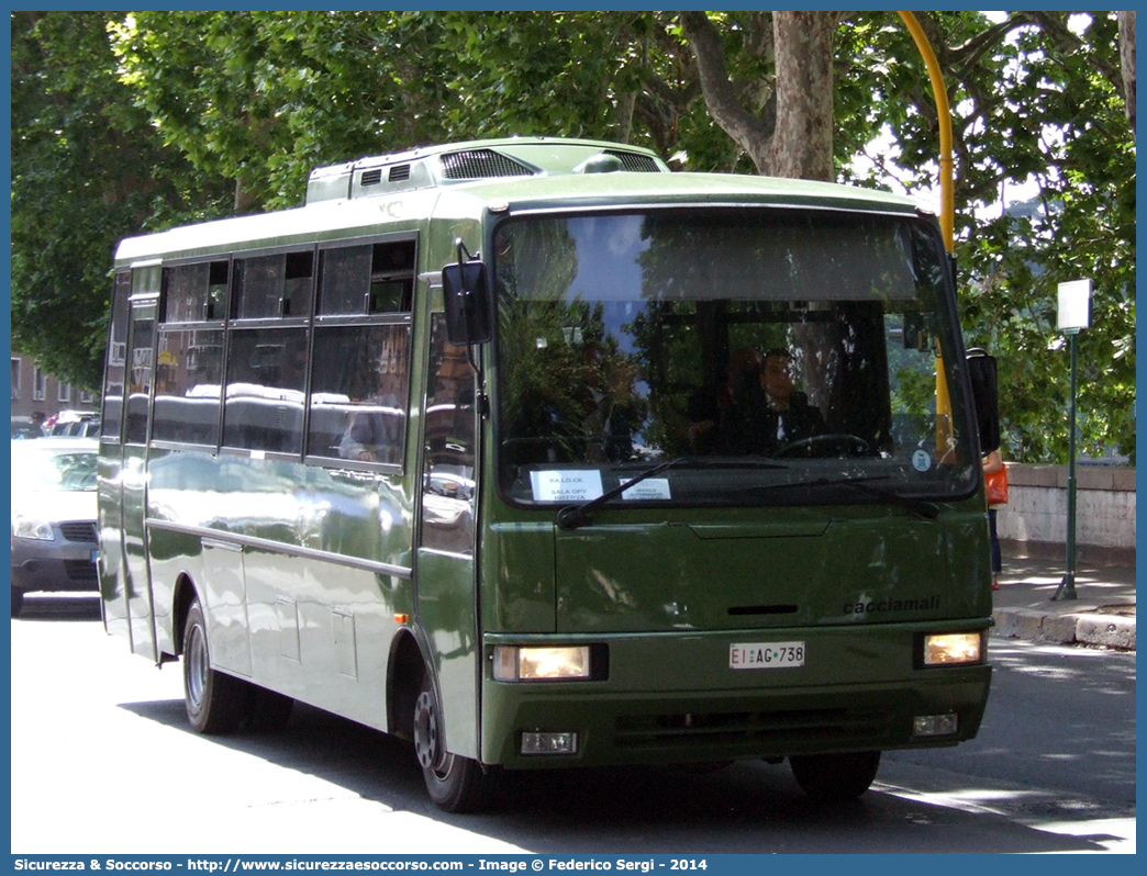 EI AG738
Esercito Italiano
Iveco Cacciamali 100E18
Parole chiave: EI;E.I.;Esercito;Italiano;Autobus;Bus;Iveco;Cacciamali;100E18;AG738