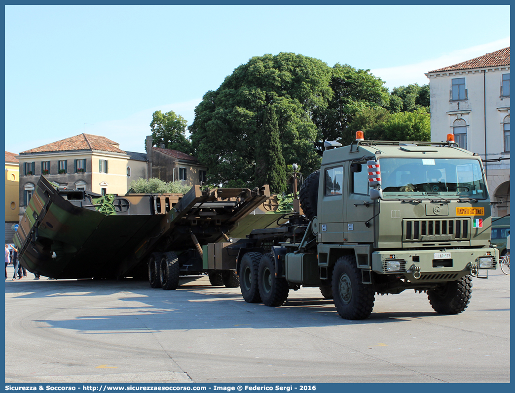 EI AR915
Esercito Italiano
Astra HD6 66.45 6X6 Cabina Doppia
Parole chiave: EI;E.I.;Esercito;Italiano;Mezzi;da;Cantiere;Trasporto;Materiali;Supporto;Logistico;Astra;HD6;66.45