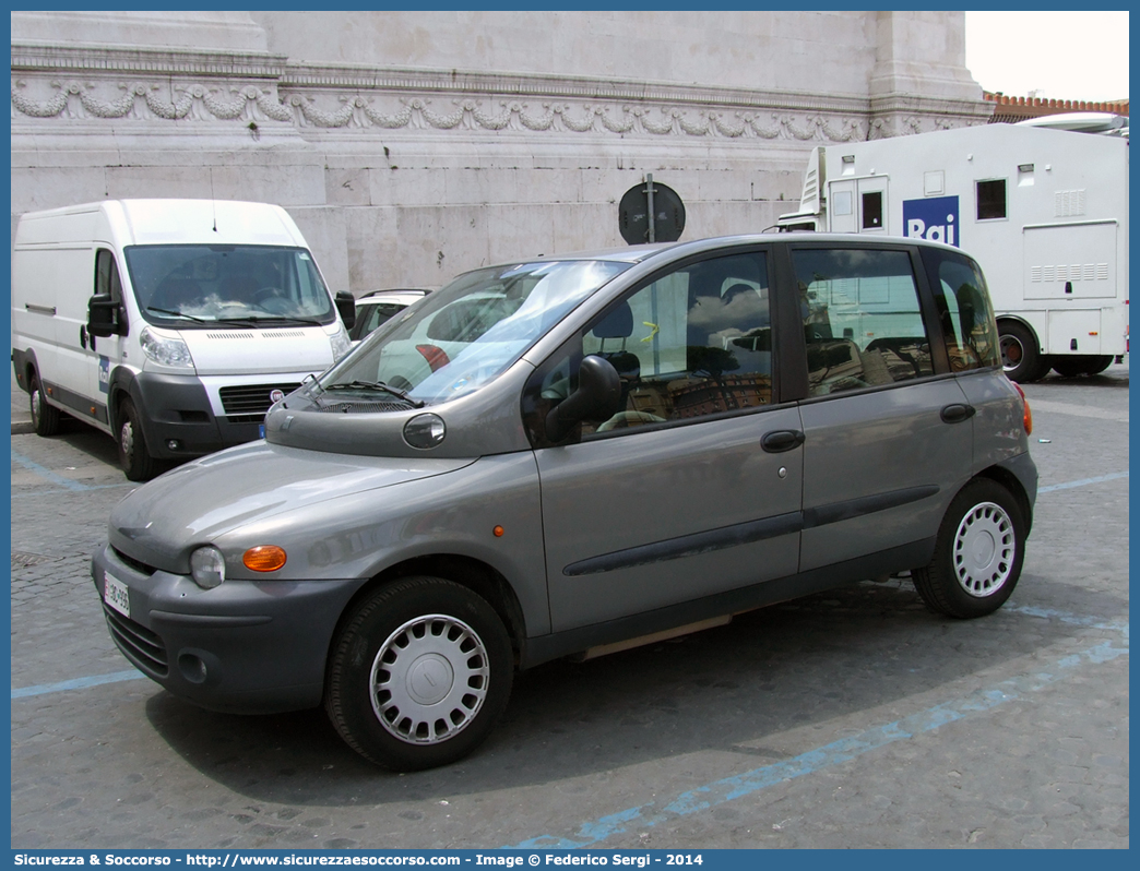 EI BC996
Esercito Italiano
Fiat Multipla I serie
Parole chiave: EI;E.I.;Esercito;Italiano;Autovetture;Fiat;Multipla