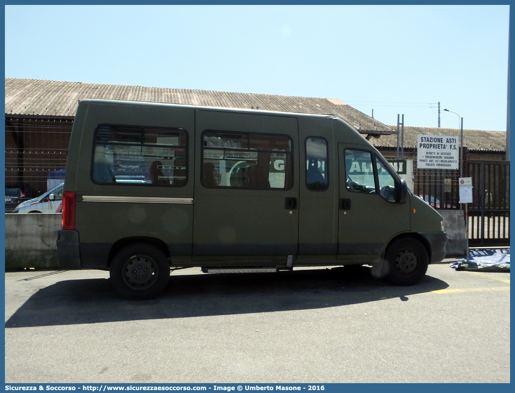 EI CF910
Esercito Italiano
Fiat Ducato II serie restyling
Parole chiave: EI;E.I.;Esercito;Italiano;Fiat;Ducato