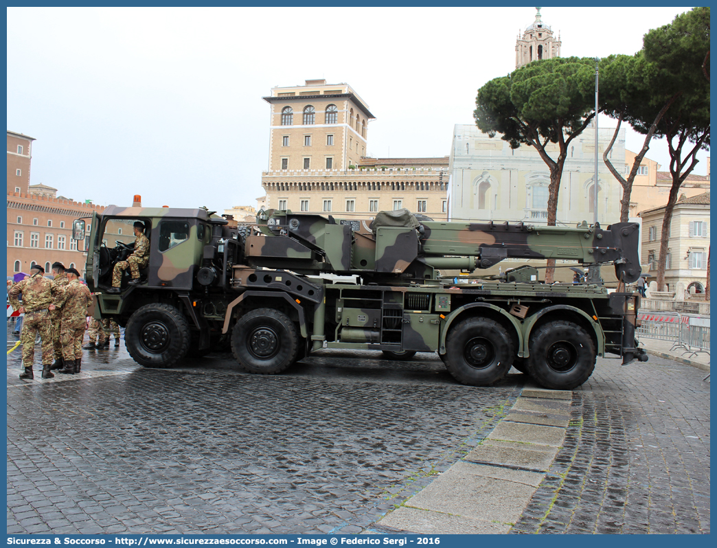 EI CG881
Esercito Italiano
Astra SMR 88.42 8X8 
Allestitore Isoli S.p.A.
Parole chiave: EI;E.I.;Esercito;Italiano;Mezzi;da;Cantiere;Trasporto;Materiali;Supporto;Logistico;Astra;SMR88.42;SMR;88.42