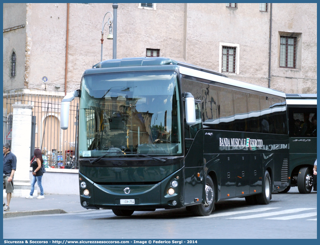 EI CH754
Esercito Italiano
Banda Musicale
Irisbus Evadys
Parole chiave: EI;E.I.;Esercito;Italiano;Banda;Musicale;Irisbus;Evadys;CH754