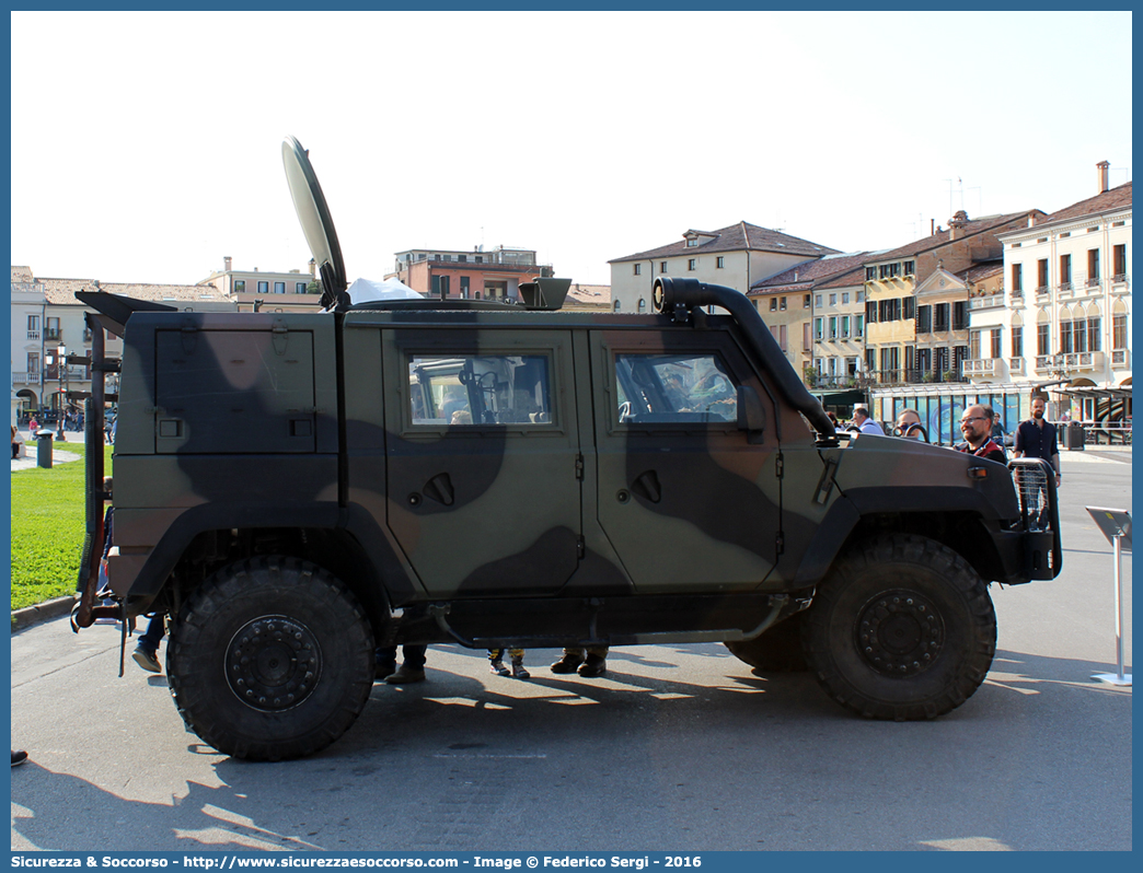 EI CH783
Esercito Italiano
Iveco VTLM "Lince"
Parole chiave: EI;E.I.;Esercito;Italiano;Iveco;VTLM;Lince