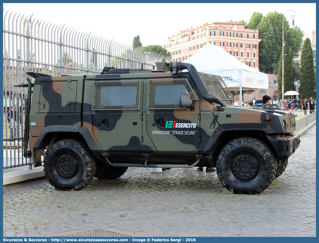 EI CL894
Esercito Italiano
Iveco VTLM "Lince"
Parole chiave: EI;E.I.;Esercito;Italiano;operazione;strade;sicure;Iveco;VTLM;Lince