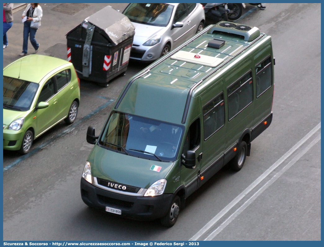 EI CU850
Esercito Italiano
Iveco Daily 50C17 IV serie
Parole chiave: EI;E.I.;Esercito;Italiano;Autobus;Bus;Iveco;Daily;50C17