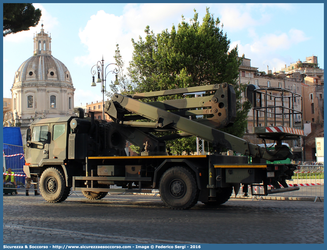 EI CV773
Esercito Italiano
Astra SMR 44.30 PLE 4x4
Allestitore Isoli S.p.A.
Parole chiave: EI;E.I.;Esercito;Italiano;Trasporto;Materiale;Supporto;Tecnico;Logistico;Astra;SMR;44.30;Isoli