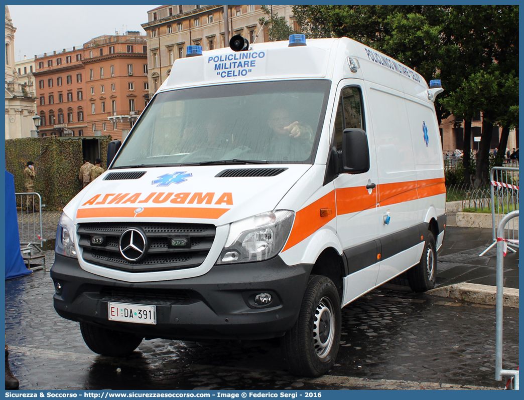 EI DA391
Esercito Italiano
Sanità Militare
Policlinico Militare "Celio"
Mercedes Benz Sprinter 313 4x4 II serie restying
Allestitore Alessi e Becagli S.n.c.
(variante)
Parole chiave: EI;E.I.;Esercito;Italiano;Sanità Militare;Mercedes Benz;Sprinter;4x4;4 x 4;Alessi;e;Becagli