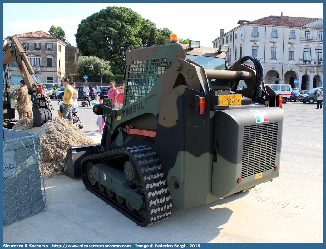 EI DB419
Esercito Italiano
Cams T985VL
Parole chiave: EI;E.I.;Esercito;Italiano;Mezzi;da;Cantiere;Trasporto;Materiali;Supporto;Logistico;Cams;T985VL