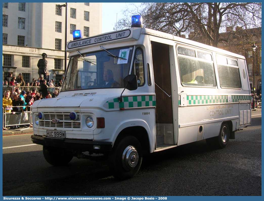 F3999-8
United Kingdom of Great Britain and Northern Ireland
London Ambulance Service
Ford
Ambulance Control Unit
Parole chiave: United;Kingdom;Great;Britain;Northern;Ireland;London;Ambulance;Service;Ford;Control;Unit