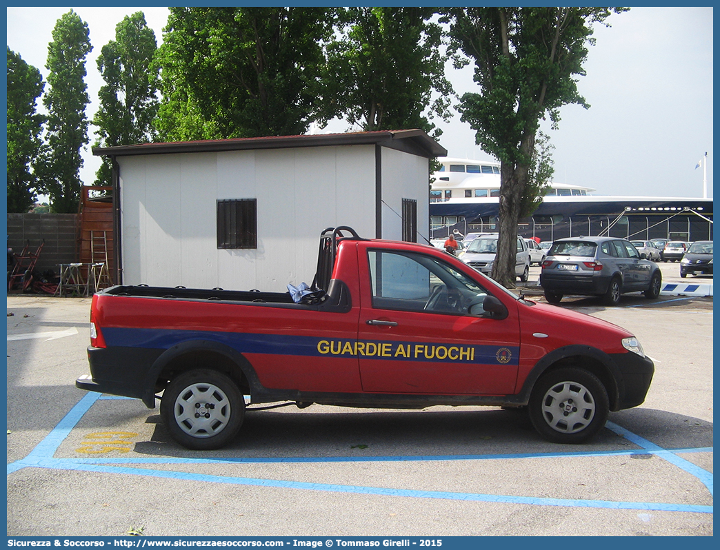 -
Guardie ai Fuochi
Porto di Venezia
Fiat Strada III serie
Parole chiave: Guardie;ai;Fuochi;Porto;di;Venezia;Fiat;Strada