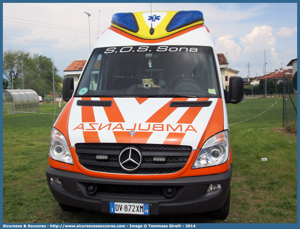 Fox 3
S.O.S. Sona
Mercedes Benz Sprinter II serie
Allestitore Ambulanz Mobile GmbH & Co. KG
Parole chiave: SOS;S.O.S.;Sona;Mercedes;Benz;Sprinter;Ambulanz;Mobile