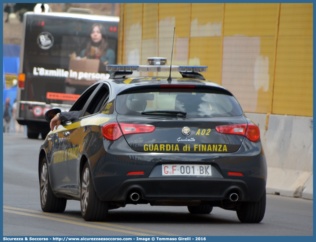 GdiF 001BK
Guardia di Finanza
Alfa Romeo Nuova Giulietta
I serie I restyling
(I fornitura)
Parole chiave: GdiF;GDF;GF;Guardia;Finanza;Alfa;Romeo;Nuova;Giulietta