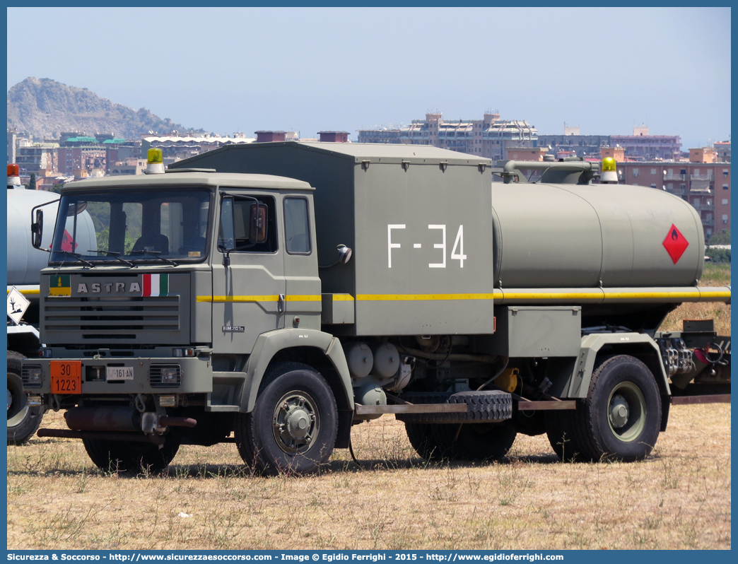 GdiF 161AN
Guardia di Finanza
R.O.A.N. Componente Aerea
Astra BM201m

Parole chiave: GdiF;G.D.F.;GDF;Guardia di Finanza;R.O.A.N.;ROAN;Componente Aerea;Astra;BM201m;161AN