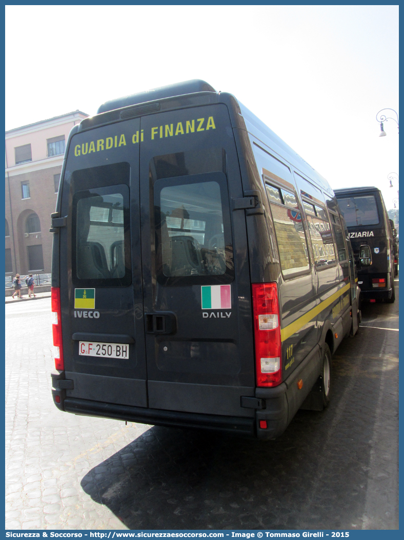 GdiF 250BH
Guardia di Finanza
Iveco Daily 50C17 V serie
Parole chiave: GdiF;G.D.F.;GDF;Guardia;di;Finanza;Iveco;Daily;50C17