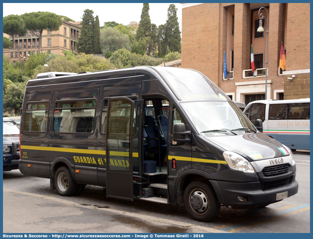 GdiF 258BH
Guardia di Finanza
Iveco Daily 50C17 IV serie
Parole chiave: GdiF;G.D.F.;GDF;Guardia;di;Finanza;Iveco;Daily;50C17