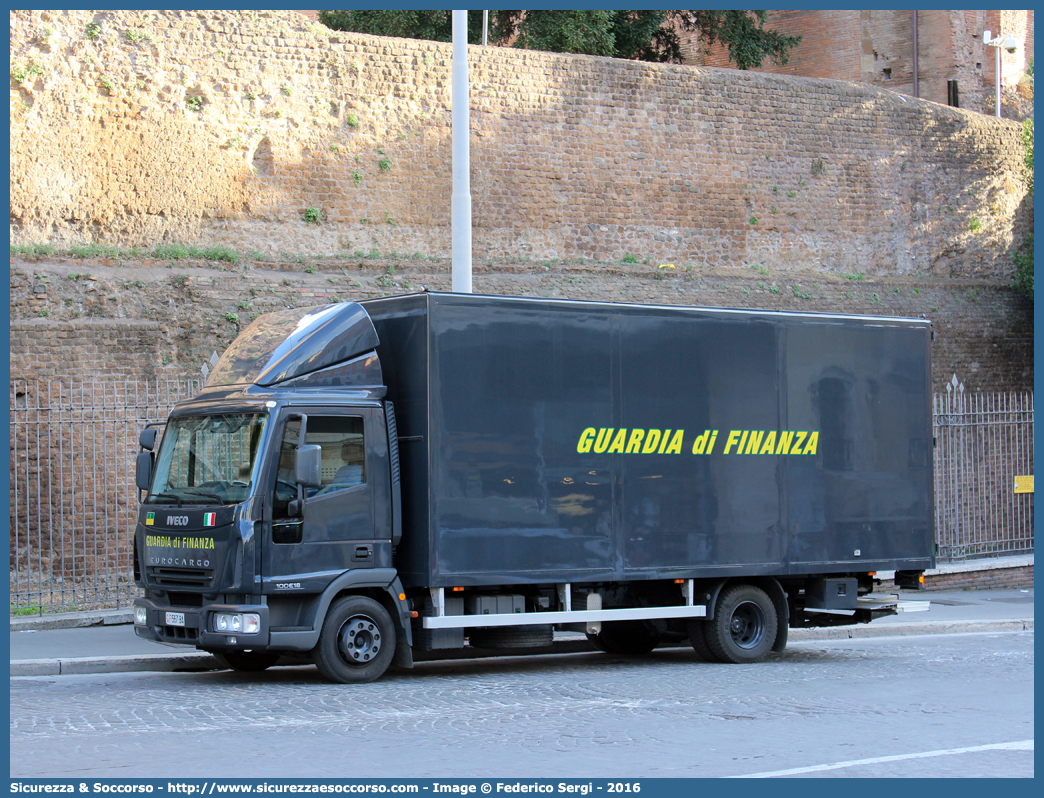 GdiF 567BA
Guardia di Finanza
Iveco EuroCargo 100E18 II serie
Allestitore Elevox S.r.l.
(variante)
Parole chiave: GdiF;G.D.F.;GDF;Guardia di Finanza;Iveco;EuroCargo;100E18