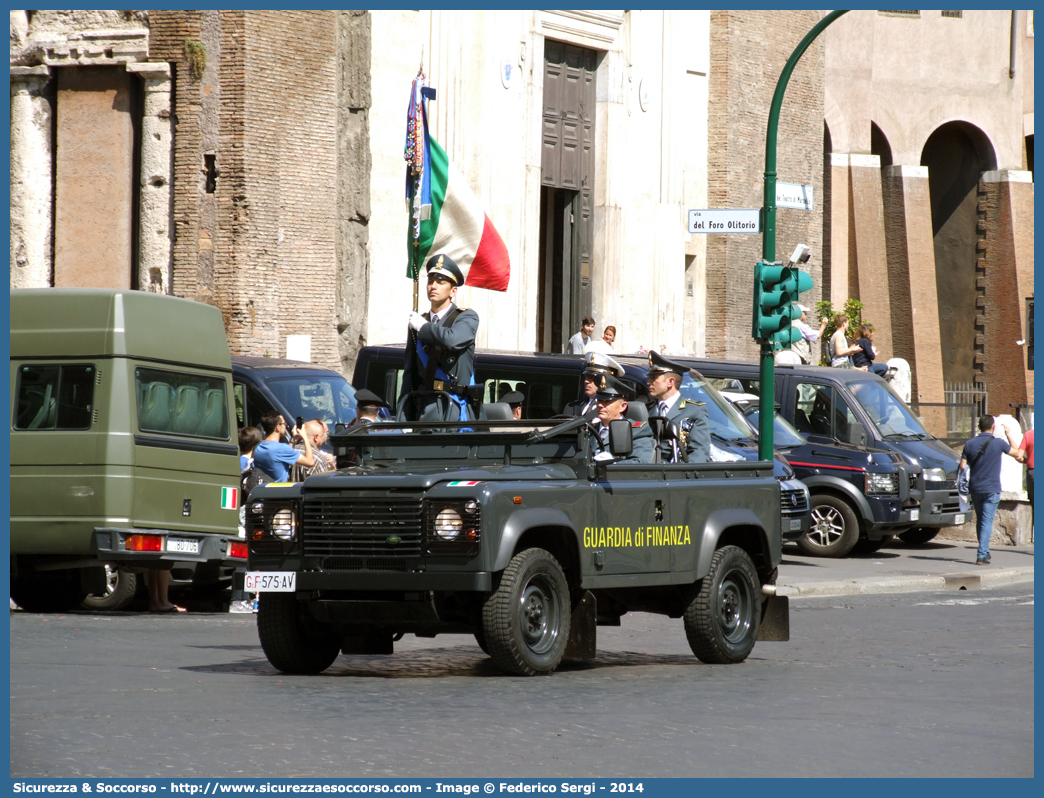 GdiF 575AV
Guardia di Finanza
Land Rover Defender 90
(variante)
Parole chiave: GdiF;G.D.F.;GDF;Guardia;di;Finanza;Land;Rover;Defender;90;575AV