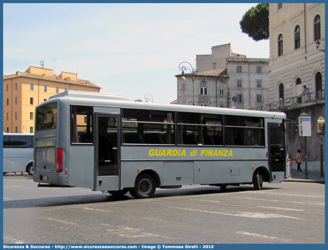 GdiF 765AX
Guardia di Finanza
Iveco Cacciamali 100e21
Parole chiave: GdiF;G.D.F.;GDF;Guardia;di;Finanza;Iveco;Cacciamali;100e21