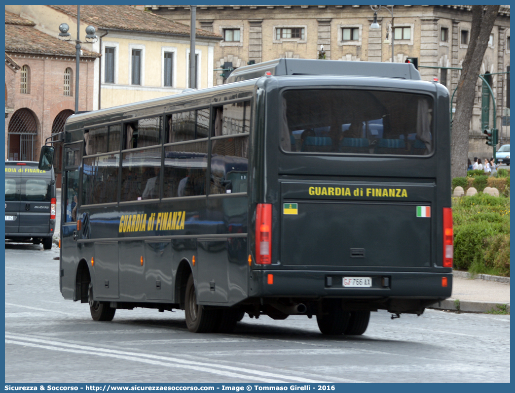 GdiF 766AX
Guardia di Finanza
Iveco Cacciamali 100e21
(variante)
Parole chiave: GdiF;G.D.F.;GDF;Guardia;di;Finanza;Iveco;Cacciamali;100e21