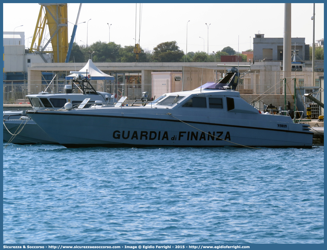 V.5019
Guardia di Finanza
R.O.A.N. Componente Navale
Vedetta Veloce Classe 5000 
Parole chiave: GdiF;G.D.F.;GDF;Guardia;di;Finanza;R.O.A.N.;ROAN;Componente;Navale;Vedetta;Veloce;Classe;V5000