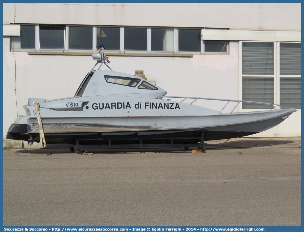 V.610
Guardia di Finanza
R.O.A.N. Componente Navale
Vedetta Veloce Classe 600 "Falco"
FB Design FB 33 Rib
Parole chiave: GdiF;G.D.F.;GDF;Guardia;di;Finanza;R.O.A.N.;ROAN;Componente;Navale;Vedetta;Classe;V600;FB;Design;33;Rib