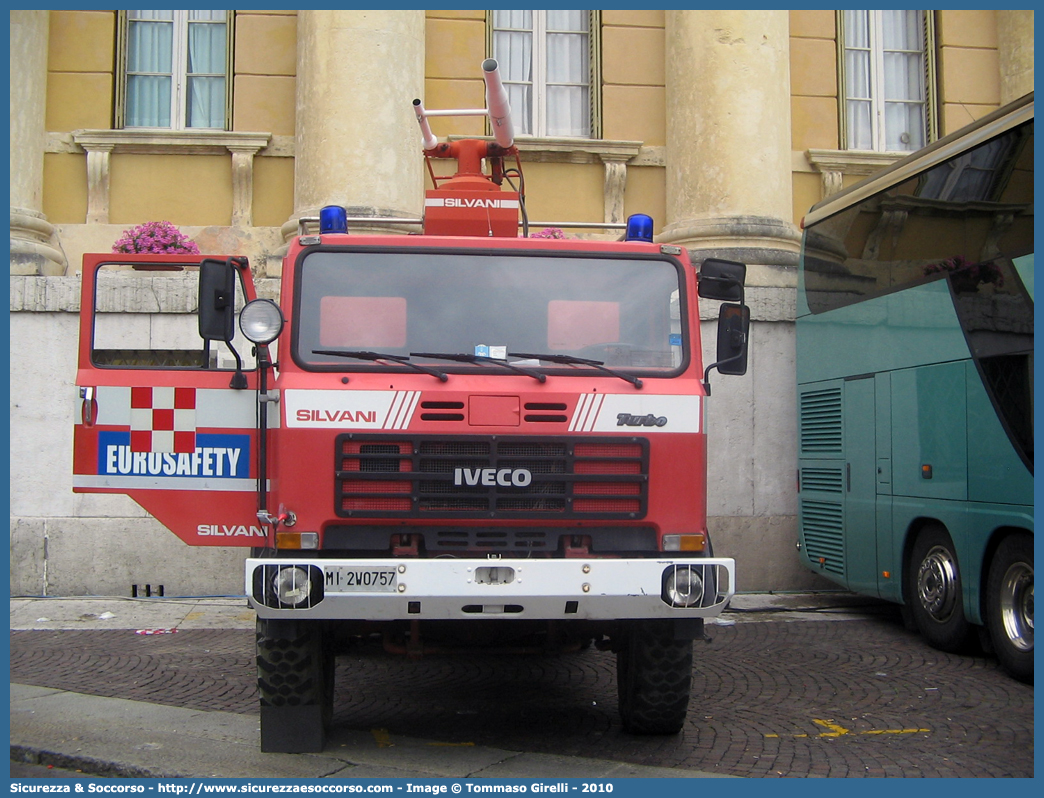 -
Gruppo Servizi Associati
Iveco 80-17
Allestitore Silvani S.r.l.
Parole chiave: GSA;Gruppo;Servizi;Associati;Iveco;80-17;80;17;Silvani