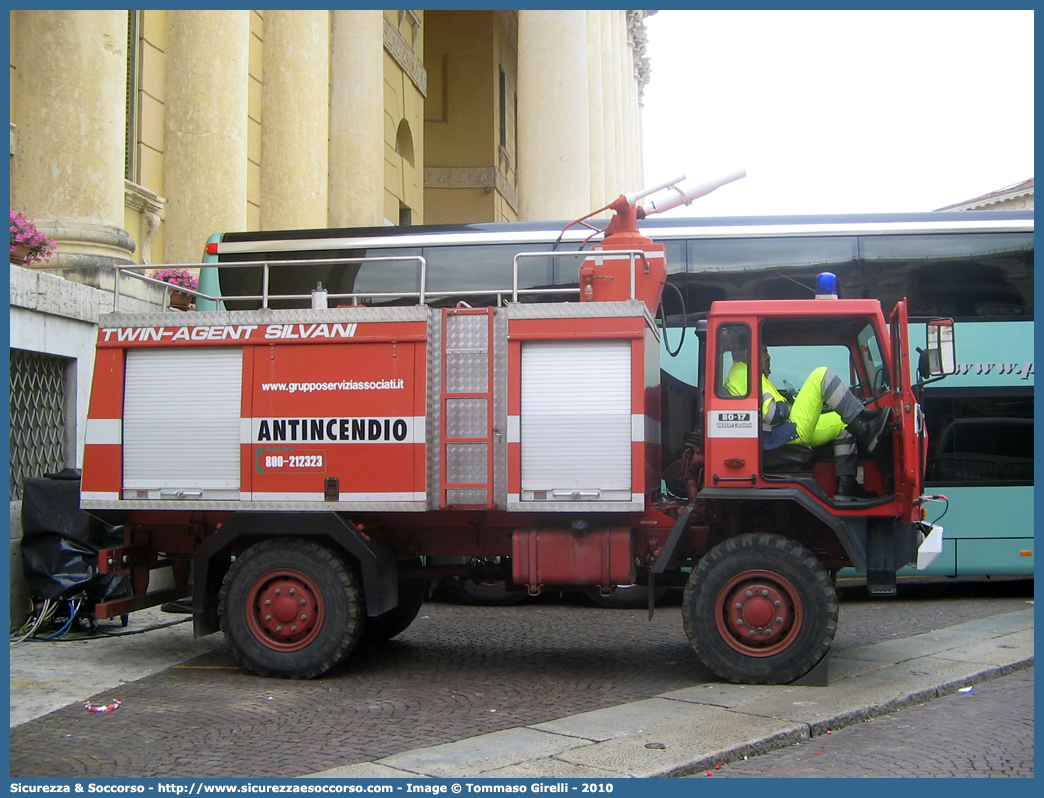 -
Gruppo Servizi Associati
Iveco 80-17
Allestitore Silvani S.r.l.
Parole chiave: GSA;Gruppo;Servizi;Associati;Iveco;80-17;80;17;Silvani