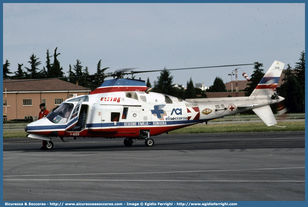 I-AGSV
118 Regione Emilia Romagna
Agusta A109AII
Base di Ravenna
Parole chiave: 118;Emilia Romagna;Ravenna;Agusta;A109;AII;I-AGSV;Elicottero;Elisoccorso