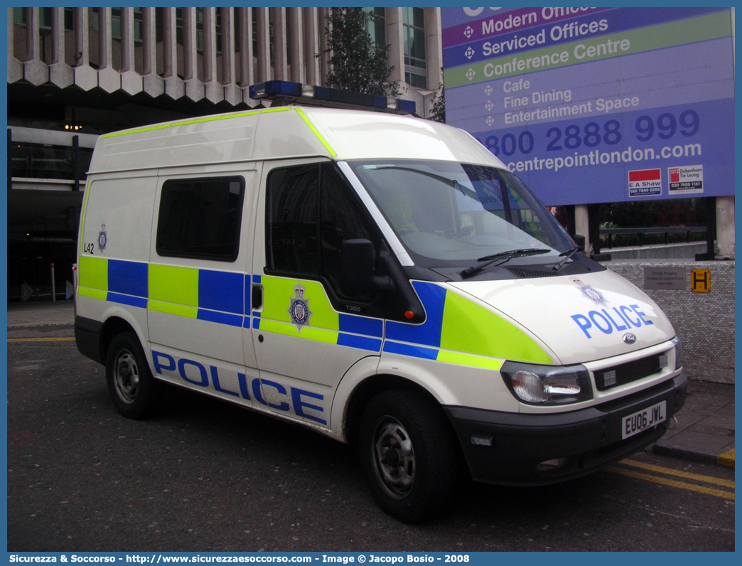 L42
United Kingdom of Great Britain and Northern Ireland
British Transport Police
Ford Transit III generation
Parole chiave: UK;United;Kingdom;Great;Britain;Northern;Ireland;British;Transport;Police;BTP;Ford;Transit