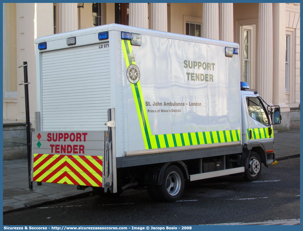 LD971
United Kingdom of Great Britain and Northern Ireland
St John Ambulance
Mitsubishi Canter
Support Tender
Parole chiave: UK;United;Kingdom;Great;Britain;Northern;Ireland;St;John;Ambulance;Mitsubishi;Canter;Support;Tender