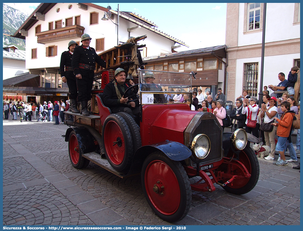 -
Corpo Nazionale Vigili del Fuoco
Fiat 15Ter
Allestitore Tamini
Parole chiave: VVF;V.V.F.;Corpo;Nazionale;Vigili;del;Fuoco;AutoPompaSerbatoio;APS;AutoPompa;Fiat;15Ter;Tamini