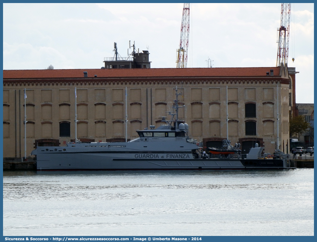 P.01 "Monte Sperone"
Guardia di Finanza
R.O.A.N. Componente Navale
Pattugliatore Classe "Monte Sperone"
Cantiere Navale Vittoria S.p.A.
Parole chiave: GdiF;G.D.F.;GDF;Guardia;di;Finanza;R.O.A.N.;ROAN;Componente;Navale;Pattugliatore;Pattugliatori;Cantiere;Navale;Vittoria