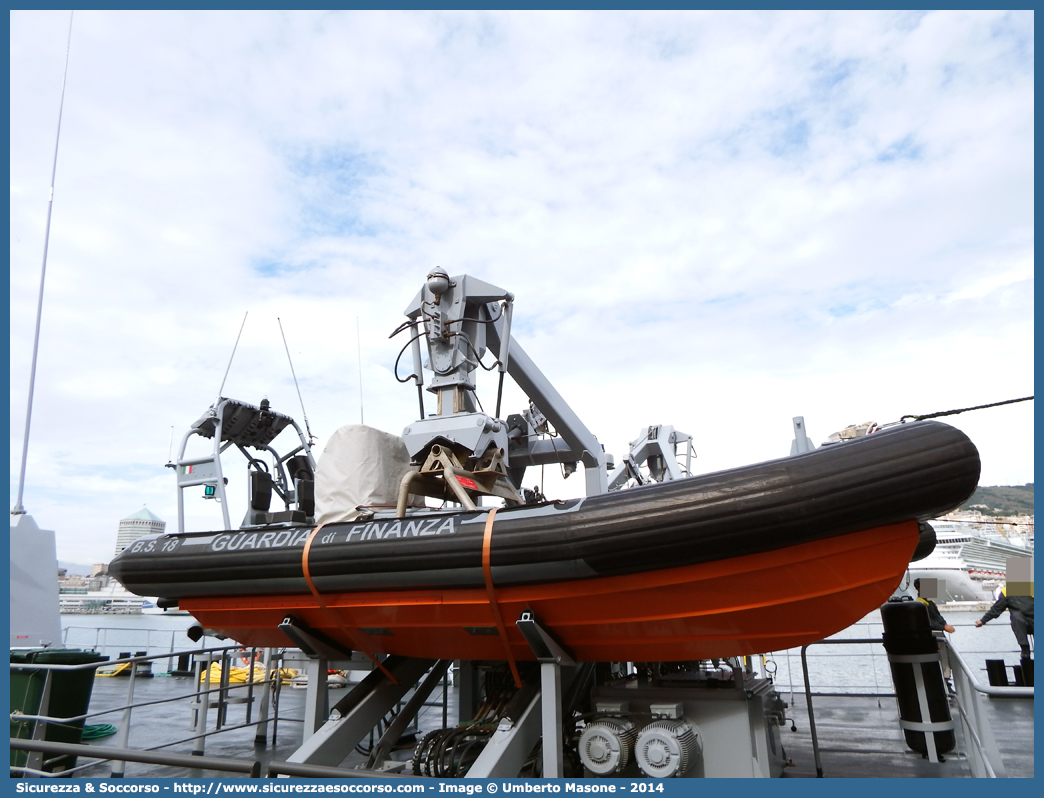 P.01 "Monte Sperone"
Guardia di Finanza
R.O.A.N. Componente Navale
Pattugliatore Classe "Monte Sperone"
Cantiere Navale Vittoria S.p.A.
Parole chiave: GdiF;G.D.F.;GDF;Guardia;di;Finanza;R.O.A.N.;ROAN;Componente;Navale;Pattugliatore;Pattugliatori;Cantiere;Navale;Vittoria