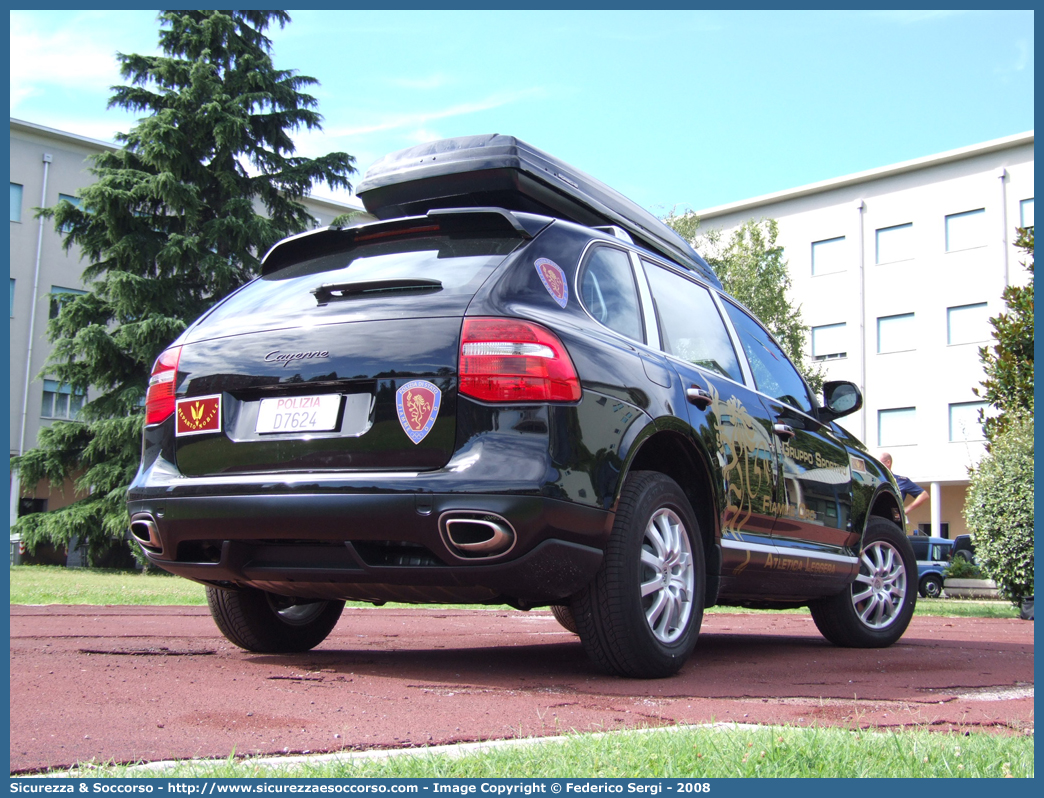 Polizia D7624
Polizia di Stato
Gruppo Sportivo "Fiamme Oro"
Porsche Cayenne II serie
Parole chiave: PS;P.S.;Polizia di Stato;Gruppo Sportivo;Fiamme Oro;Porsche;Cayenne