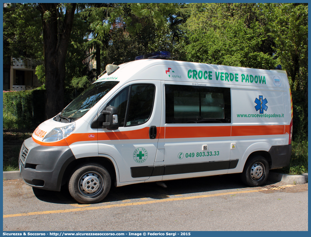 197
Pia Opera Croce Verde Padova
Fiat Ducato III serie
Allestitore Alea Italia S.r.l.
Parole chiave: Pia;Opera;Croce;Verde;Padova;Ambulanza;Fiat;Ducato;X250;Alea