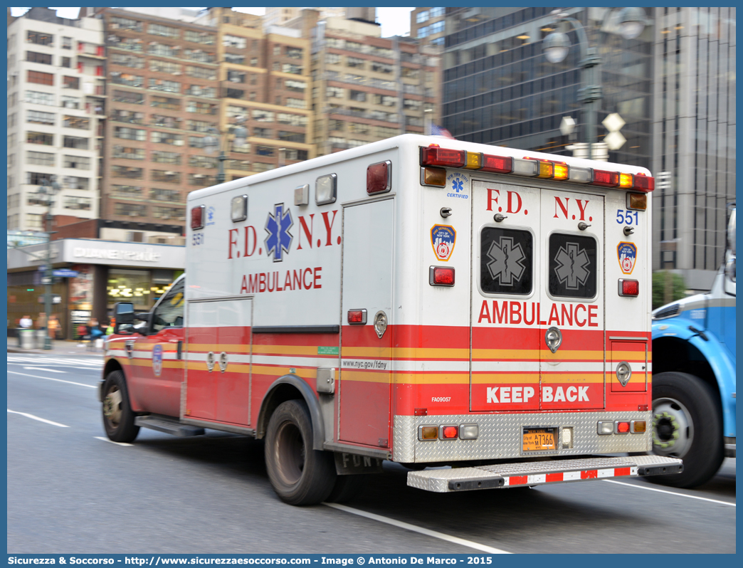 551 - FA09057
United States of America
New York Fire Department
Ford F350
Conversion by Horton
Parole chiave: United;States;of;America;USA;U.S.A.;NYFD;N.Y.F.D.;New;York;Fire;Department;EMS;E.M.S.;Emergency;Medical;Service;Ford;F350;Ambulance;Horton