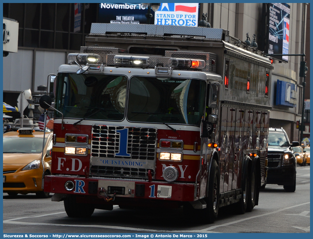 Rescue Company 1 - FR11001
United States of America
New York Fire Department
Ferrara Ultra
Parole chiave: United;States;of;America;USA;U.S.A.;NYFD;N.Y.F.D.;New;York;Fire;Department;Ferrara;Ultra