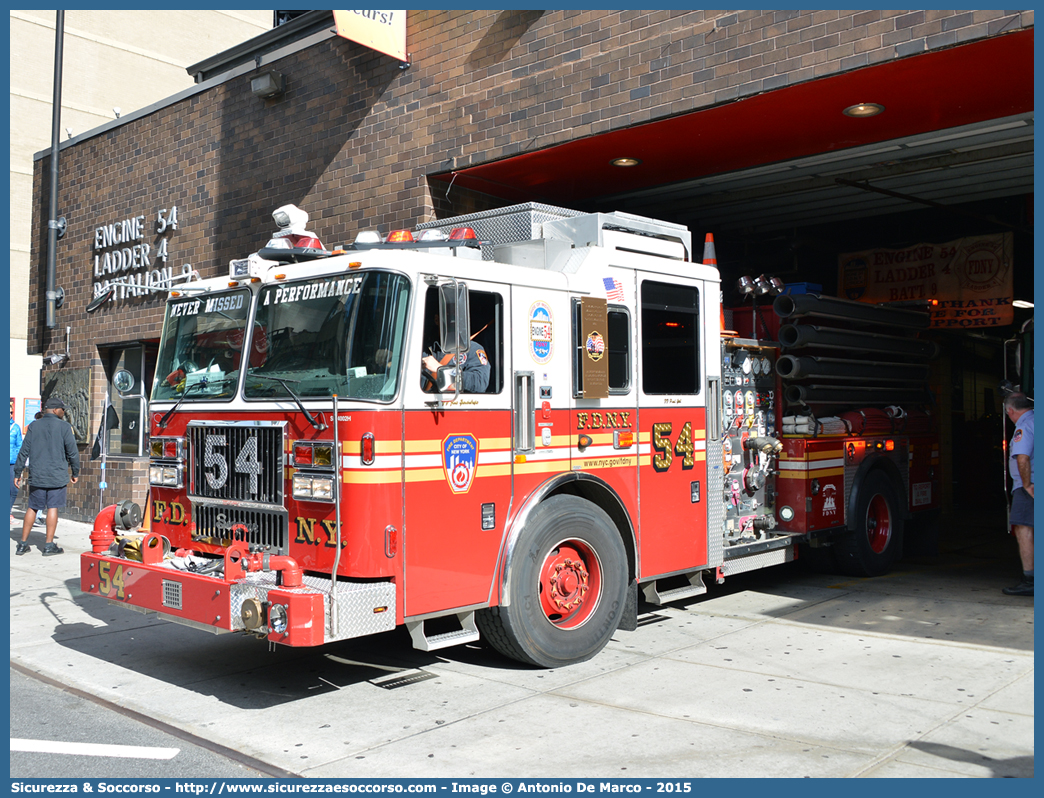 54 - SP14002H
United States of America
New York Fire Department
Seagrave Attacker HD
Parole chiave: United;States;of;America;USA;U.S.A.;NYFD;N.Y.F.D.;New;York;Fire;Department;Seagrave;Attacker;HD;Engine