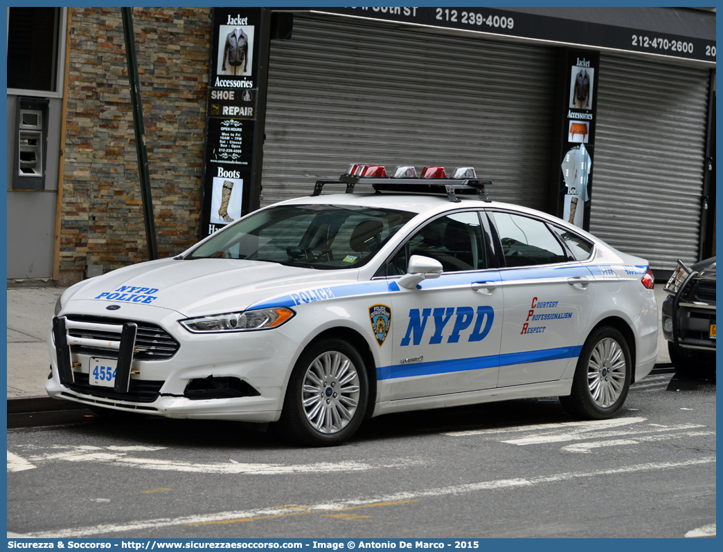 4554
United States of America
New York Police Department
Citywide Traffic Task Force
Ford Fusion Hybrid II generation
Parole chiave: USA;U.S.A.;United;States;of;America;NYPD;N.Y.P.D.;New;York;Police;Department;CTTF;C.T.T.F.;Citywide;Traffic;Task;Force;Ford;Fusion;Hybrid