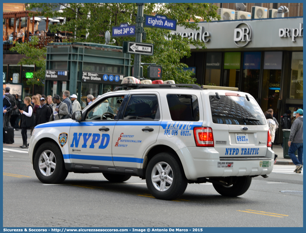 6927
United States of America
New York Police Department
Traffic Enforcement
Special Operations
Ford Escape Hybrid II generation
Parole chiave: USA;U.S.A.;United;States;of;America;NYPD;N.Y.P.D.;New;York;Police;Department;Traffic;Enforcement;SPL;OPS;Ford;Escape;Hybrid